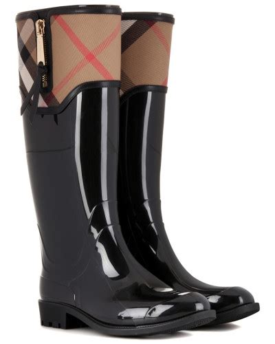 burberry gummistiefel damen|Burberry her fragrance.